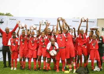 Ezase’sthupeni lift Heritage Cup