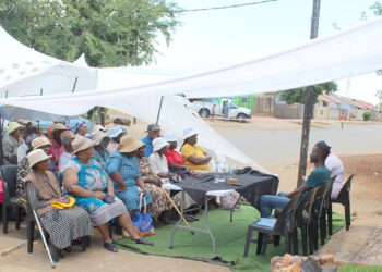 Foundation brings joy to elderly at Xmas function
